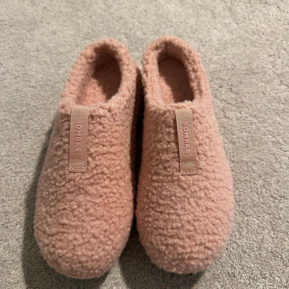 NWOT women bombas Sunday slipper pink apricot beige shearling size 7